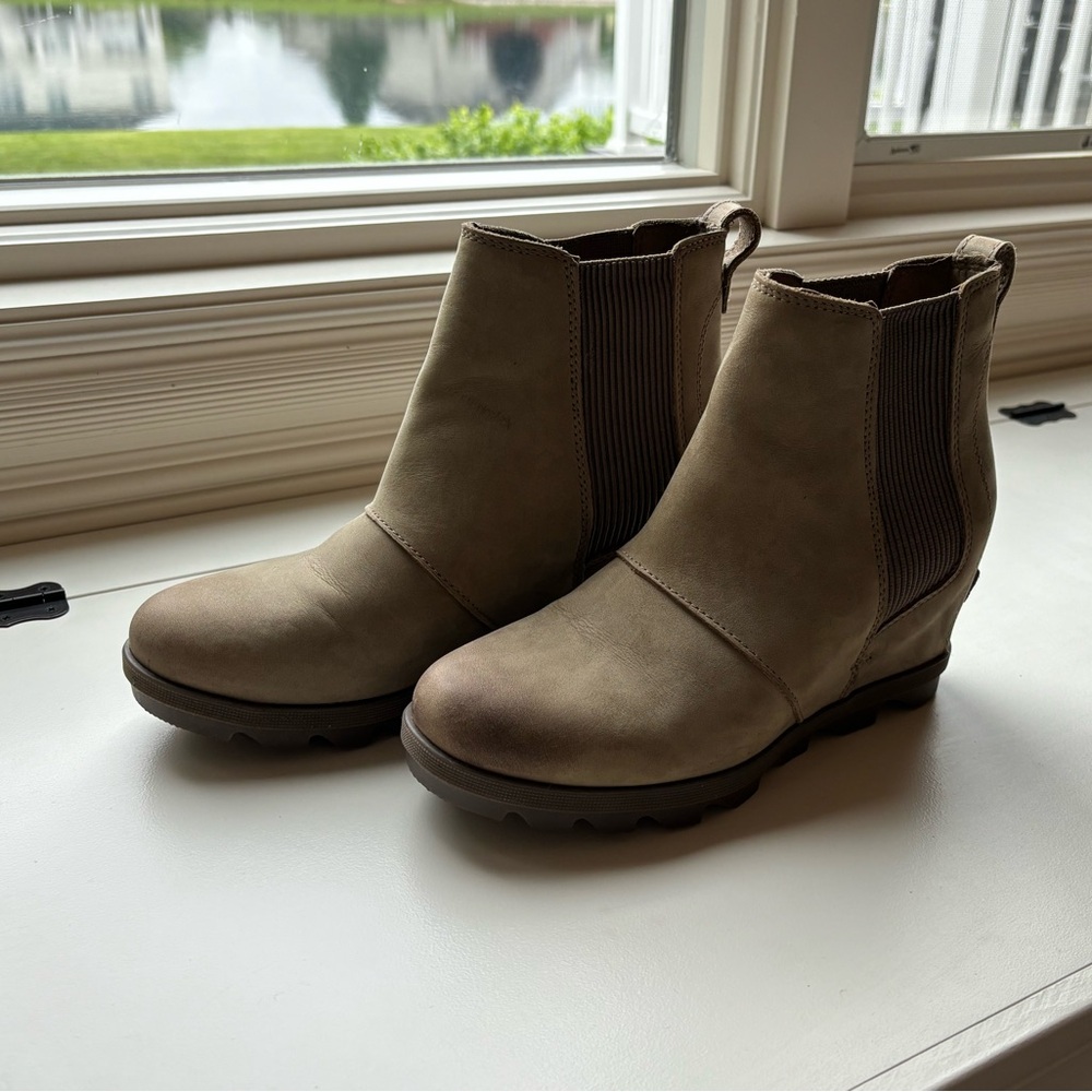 Sorel Joan of Arctic Wedge II Chelsea Boot Sz 8